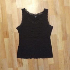 ☀️Laced trim tank top